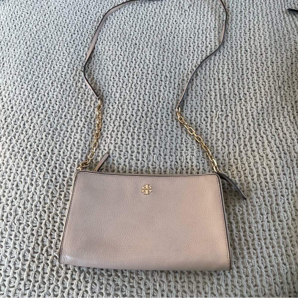 Tory Burch Wallet crossbody in blush / light pink